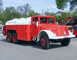 Tatra 111 / verzia C - cisternové vozidlo na prepravu PHM