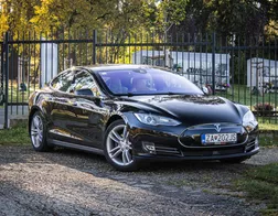 Tesla Model S 70d AWD, Free supercharger, CCS 2 adaptér, po servise