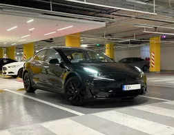 Tesla Model 3 SR+ black/white