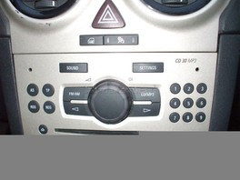 Opel - originál rádio na CD 30/ MP3
