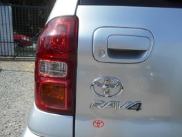 Toyota RAV4 2.0 D-4D 5D Sol