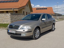 Škoda Octavia 1.9 TDI Elegance DSG Xenó ny