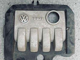 Horny kryt motora VW