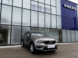 Volvo XC40 B4 MOMENTUM Aut 1.maj.