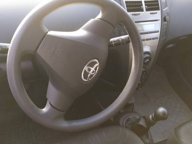 Toyota Yaris 1.3 VVT-I Sol MMT