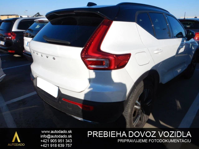 Volvo XC40 AWD R-Design 140kW A/T ALCANTARA,PANORÁMA,NAVI=GARANCIA KM=OVERENÉ